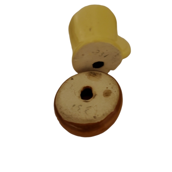 Small vintage coffee and donut salt and pepper shakers - Picture 3 of 3